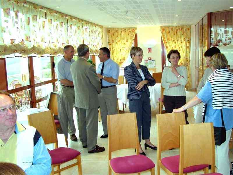 04_Im 05 (Balvay).jpg - Les hommes d'un côté, les femmes de l'autre